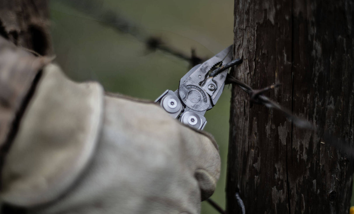 surge cutting some wire fencing